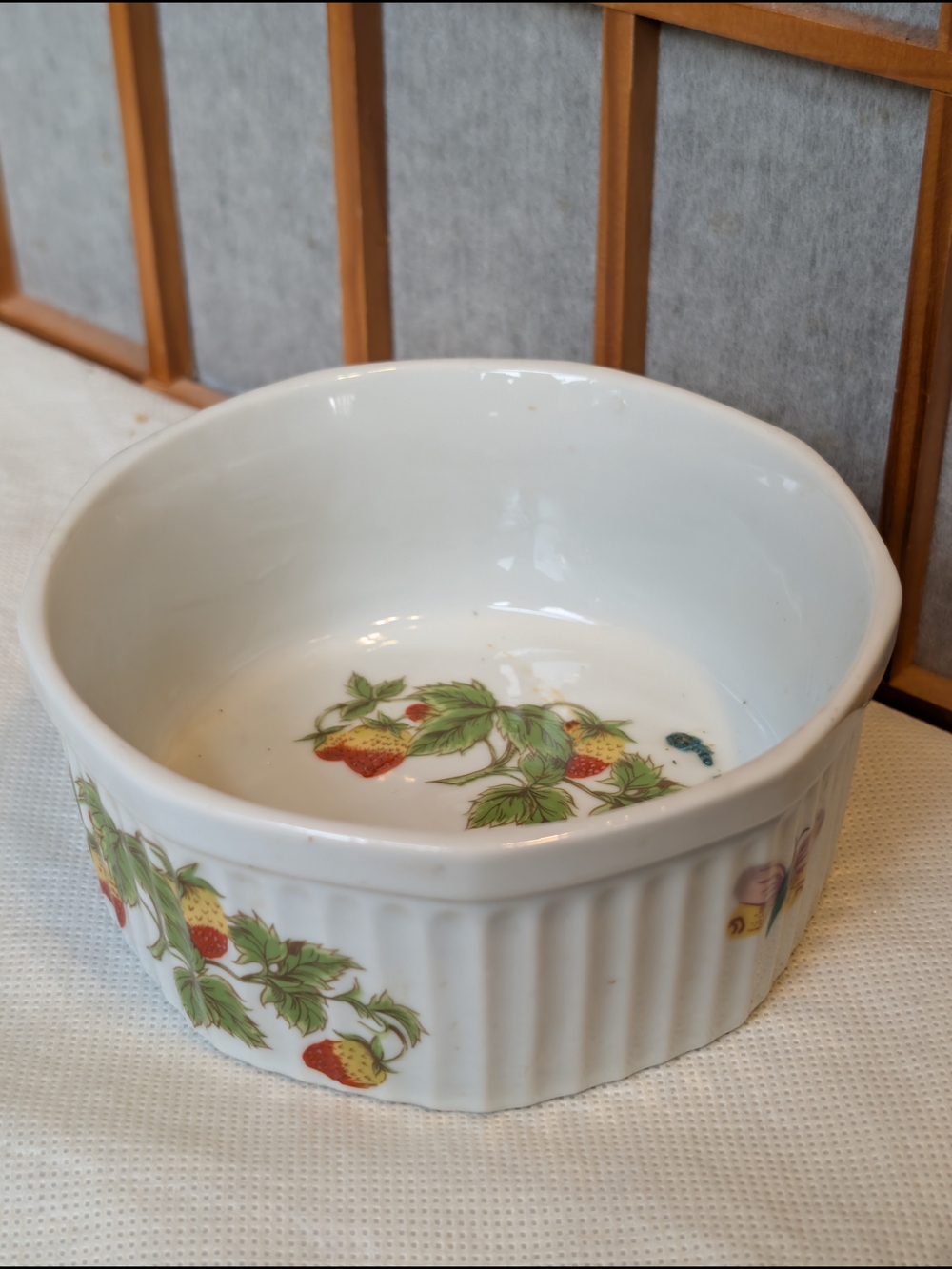 Vintage Royal Crown Ardalt 6.5 Inch Oven To Table Cookware Dish Strawberry Butte
